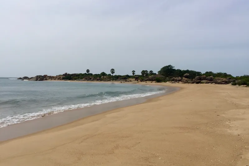 Golven bij Whiskey Point in de omgeving van Arugam Bay